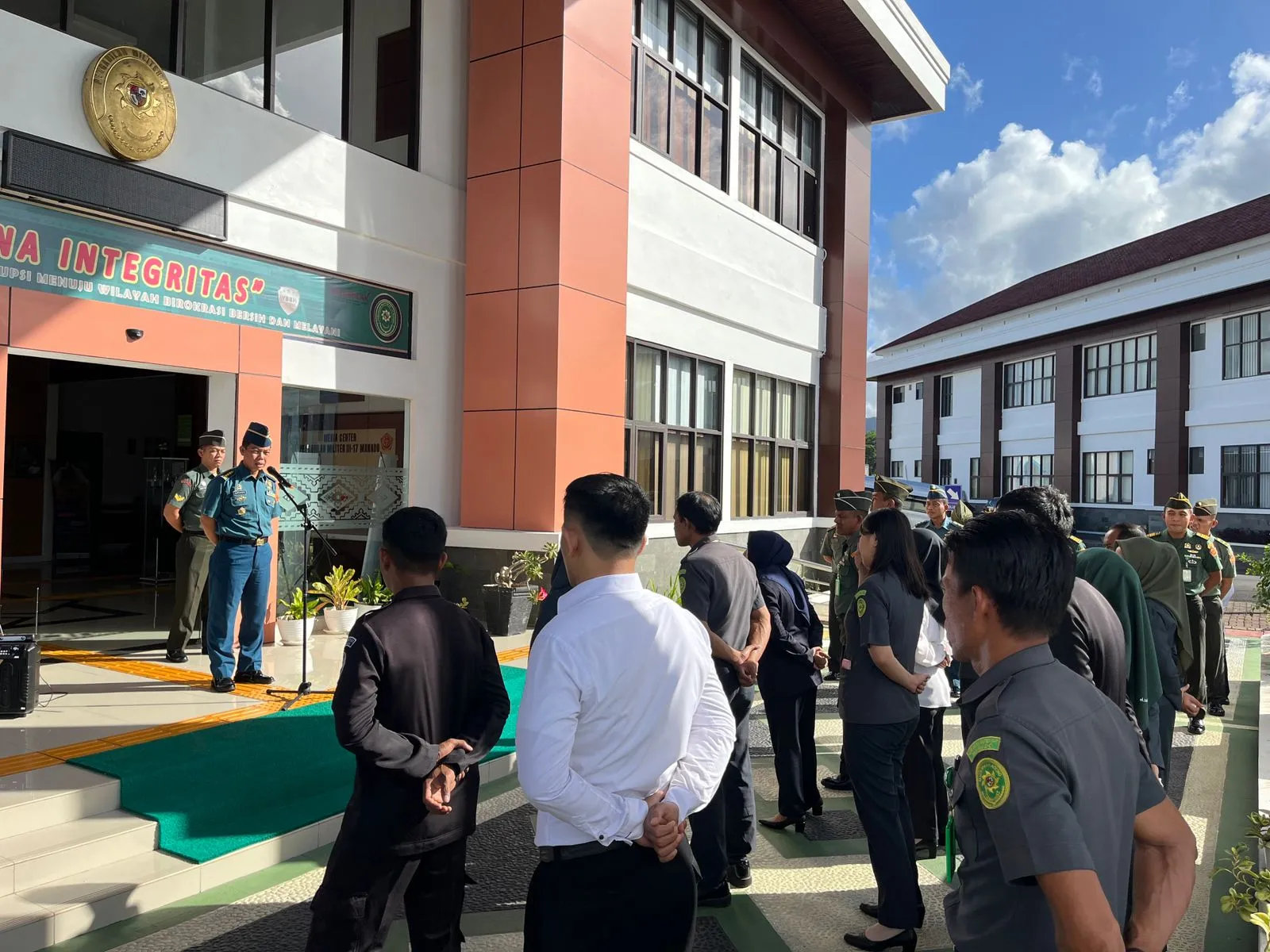 Kepala Pengadilan Militer III-17 Manado memimpin Apel Perdana